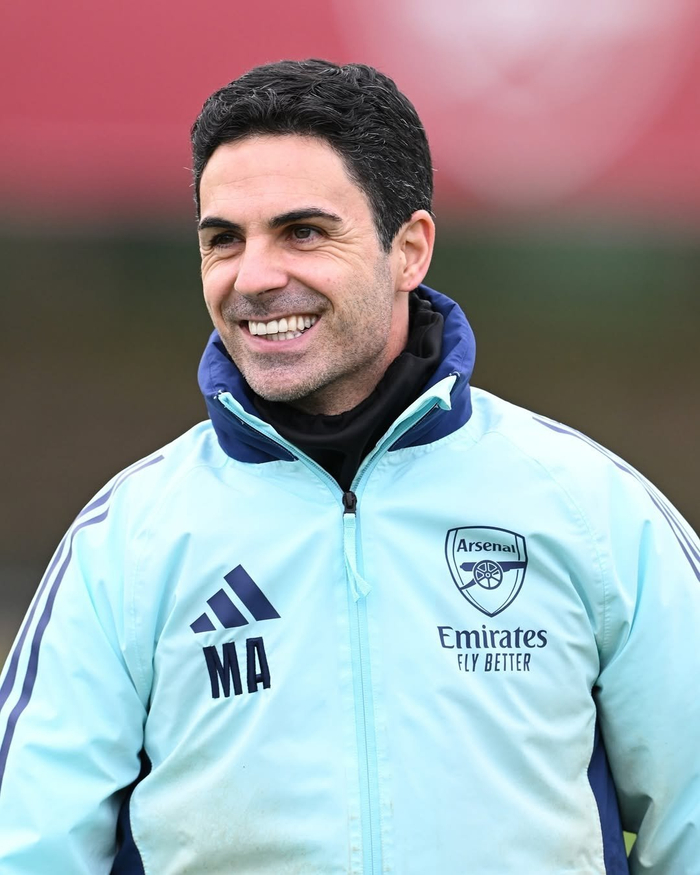 篮球湖人替补球员贡献关键篮板