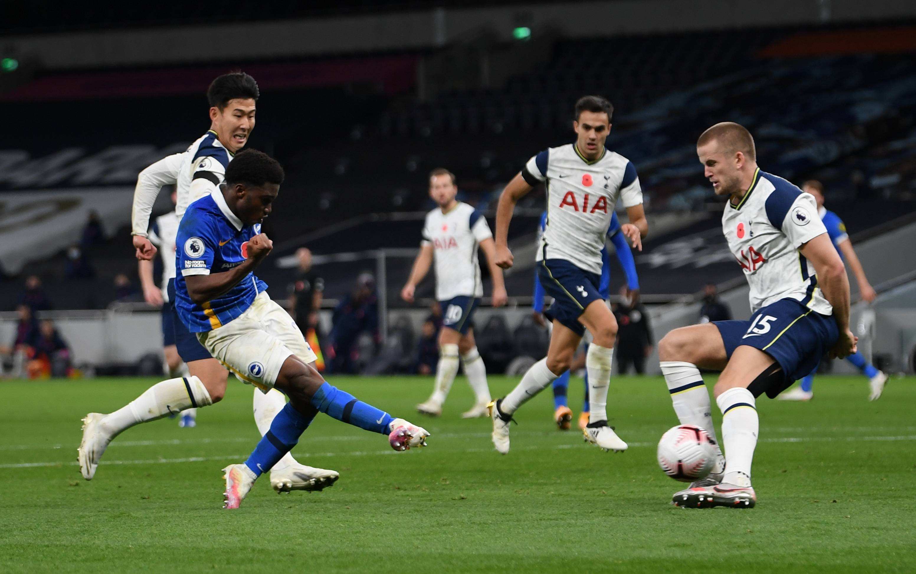 状态不错！4号秀克尼佩尔半场9中7轰18分（手感火热！4号秀克尼佩尔半场9投7中砍下18分）