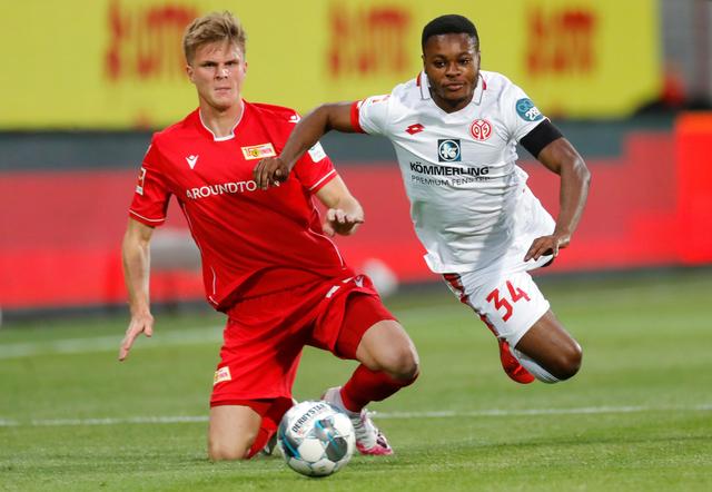 比利亚：西班牙前国脚奎尼是西班牙足球历史上最伟大的射手（比利亚称奎尼为西班牙足坛历史最伟大的射手）