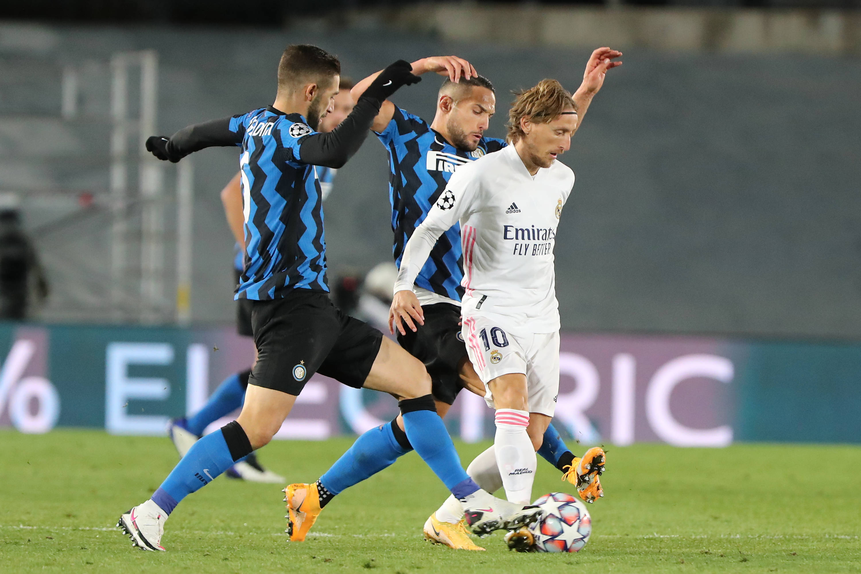 皇马主帅阿隆索发布会解析：维尼修斯状态喜人 青训新星获征召（皇马主帅阿隆索发布会解读：维尼修斯状态出色 青训新星入选名单）