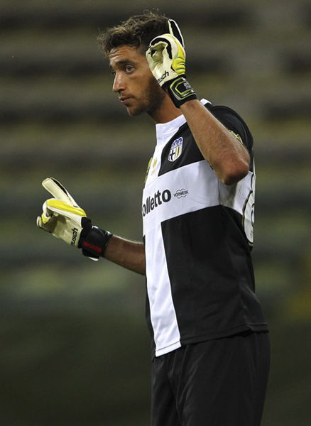 共和报：米兰正加速推进签回蒂亚戈-席尔瓦的交易（共和报：米兰提速推进蒂亚戈-席尔瓦回归交易）