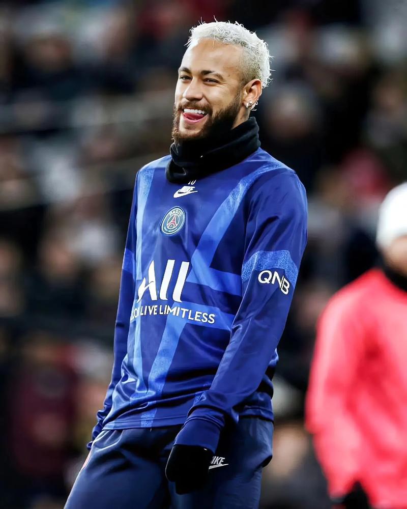 拉比奥出战的4场意甲米兰不败仅丢1球，缺阵7场仅3胜且丢8球（拉比奥在阵的4场意甲米兰不败仅失1球，缺阵7战仅3胜且丢8球）